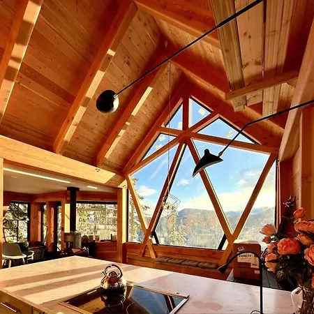 Basecamp Strathcona Park View Chalet Mount Washington Exterior photo