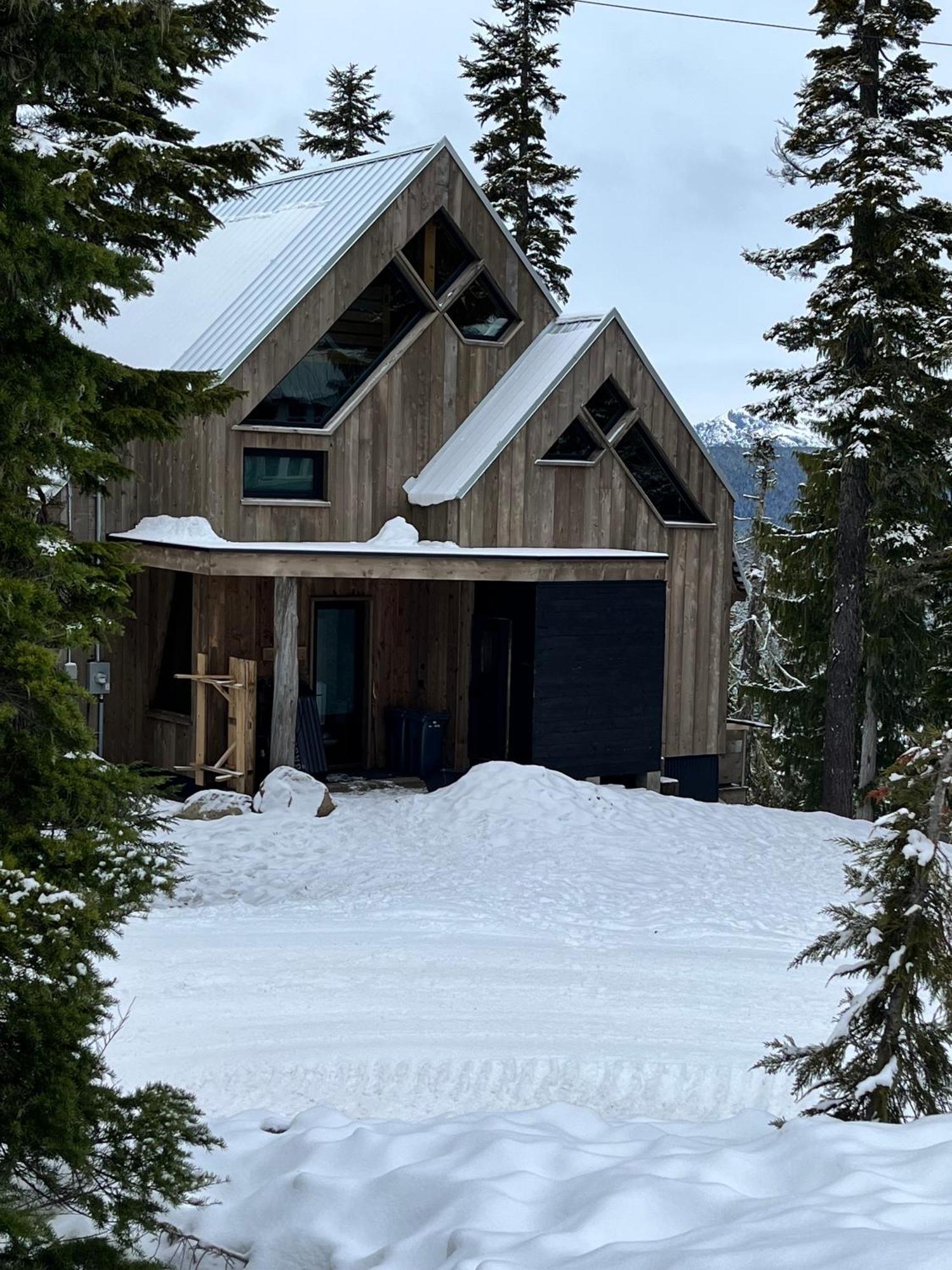 Basecamp Strathcona Park View *